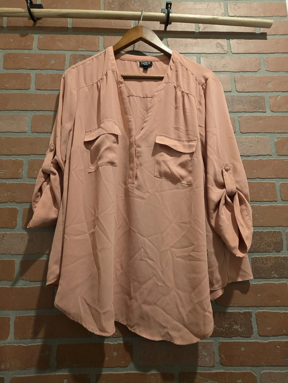 torrid Size 1‎ Peachy Blush V-Neck Roll-Sleeve Tunic Sku 60 - Picture 3 of 10